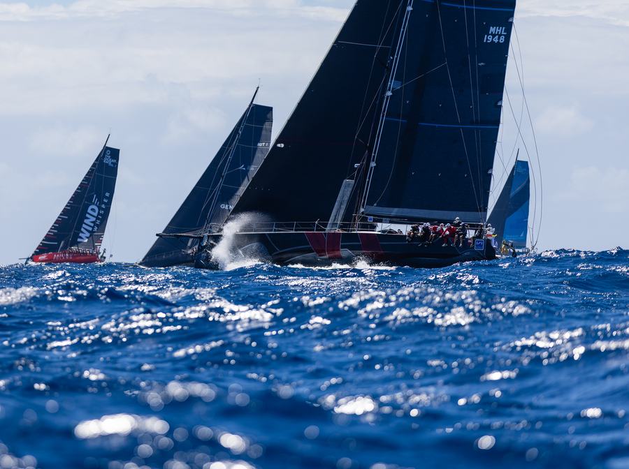 Il Mostro en course au milieu de la flotte